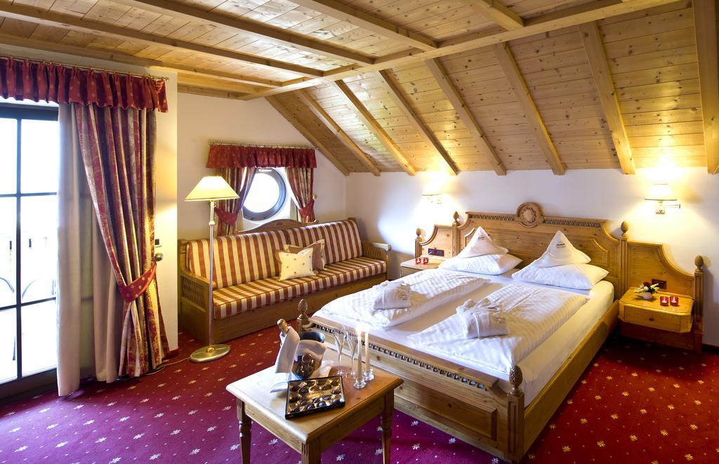 Hotel Ansitz Jakoberhof Ортизеи Экстерьер фото