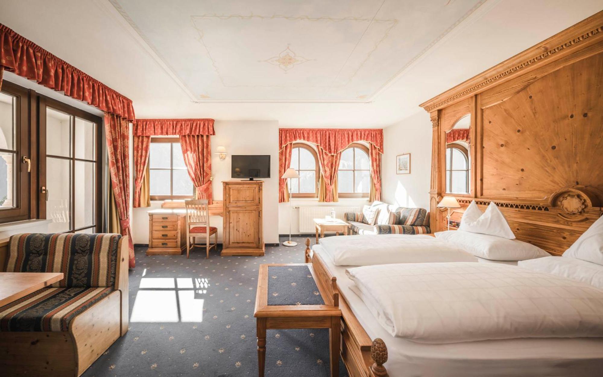 Hotel Ansitz Jakoberhof Ортизеи Экстерьер фото