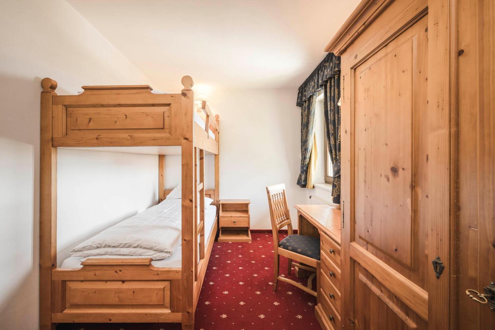Hotel Ansitz Jakoberhof Ортизеи Экстерьер фото