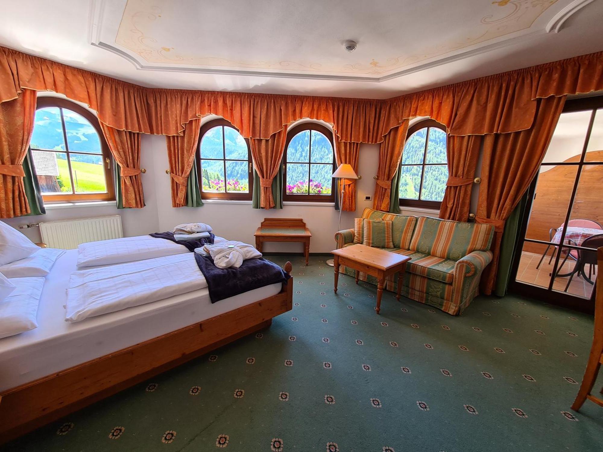 Hotel Ansitz Jakoberhof Ортизеи Экстерьер фото